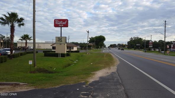 Main St and N 7th St: Main St and N 7th St, Chipley, FL 32428